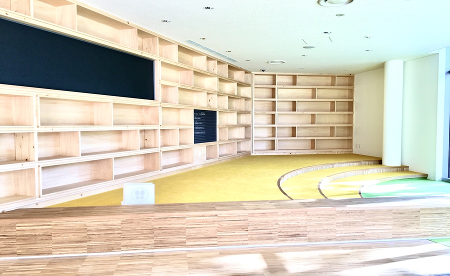 宝塚市立文化芸術センター内のライブラリー