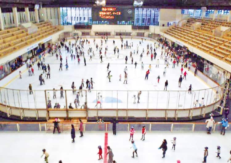 2週間前までの予約で安全にスケートを楽しもう 神戸市立ポートアイランドスポーツセンター Tokk トック えき まち くらし 阪急沿線おでかけ情報
