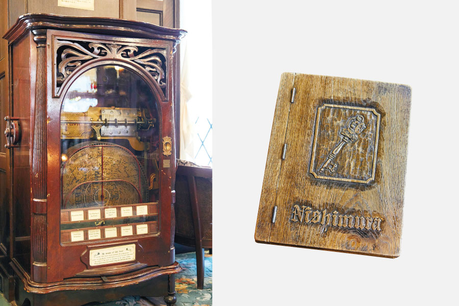 100年以上前のドイツ製のオルゴールと創業者手彫りの木製メニューカバー