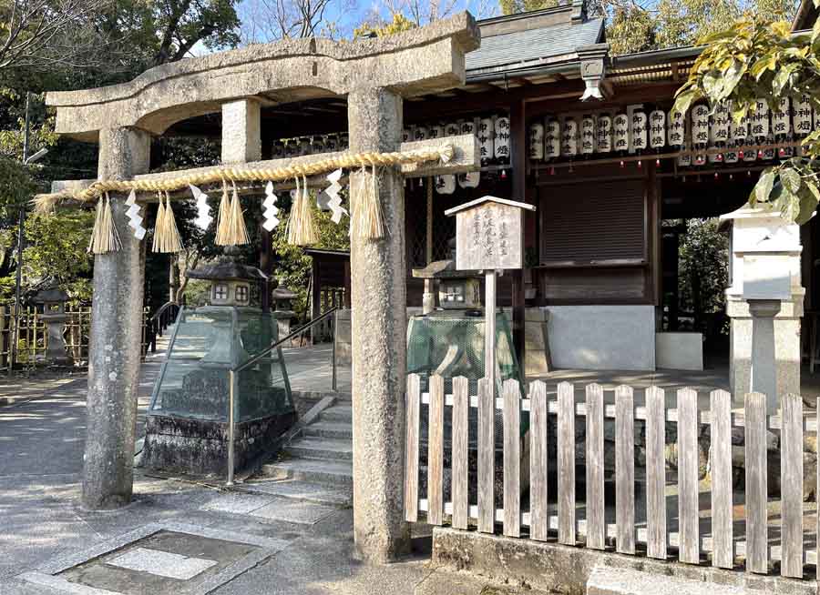 京都御苑にある厳島神社