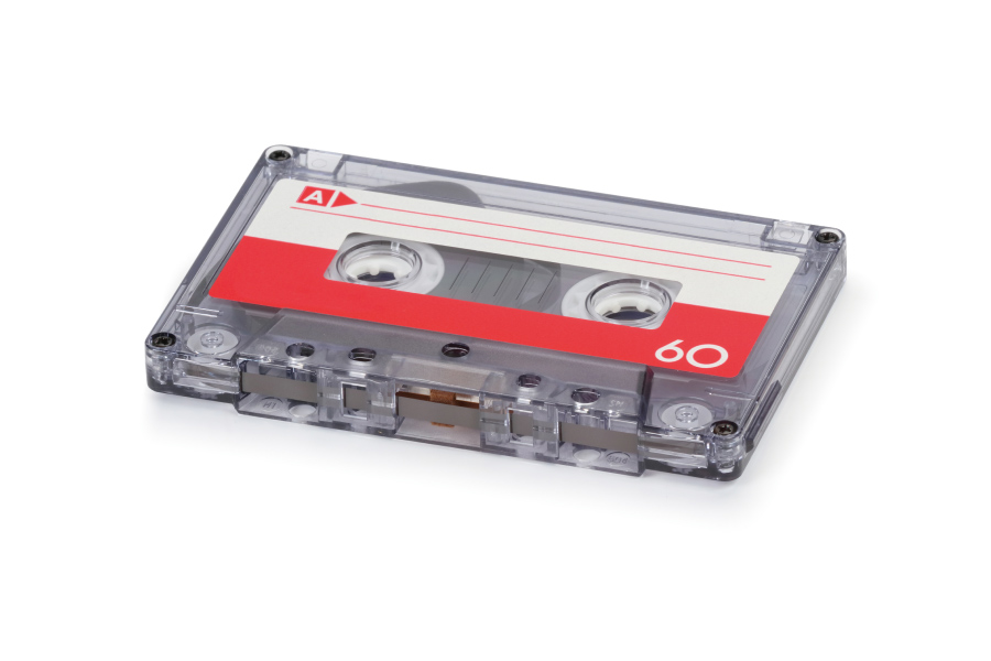 カセットテープ 生産本数 約677万本