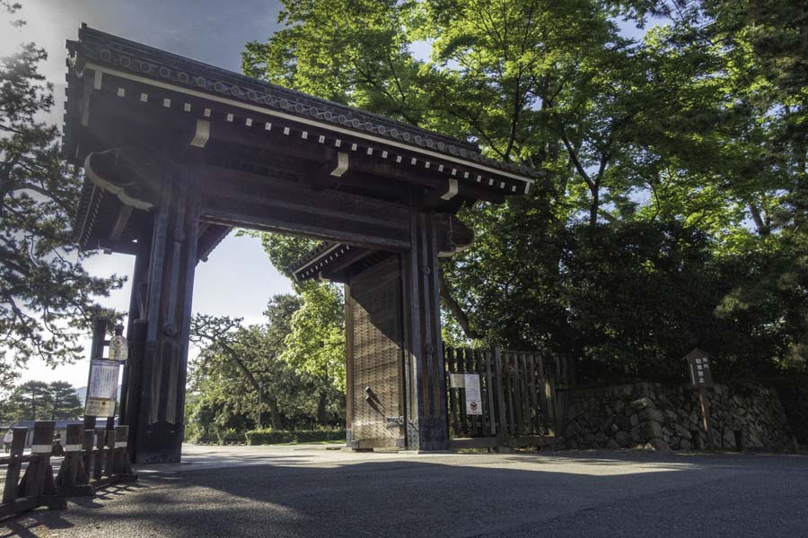 京都御所の中立売御門