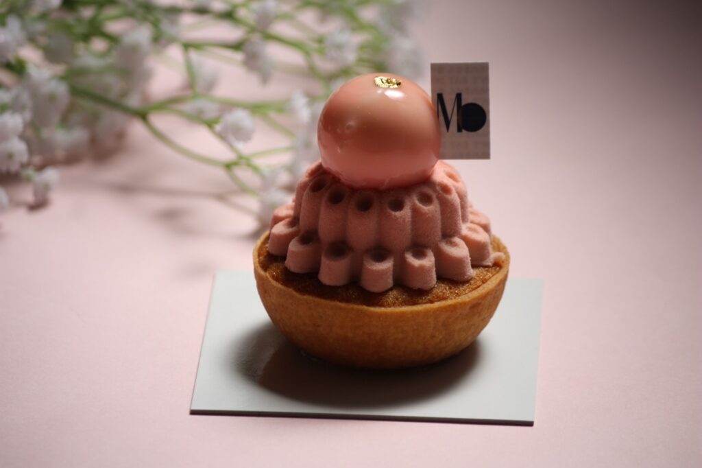 Masahiko Ozumi Parisのピンクケーキ
