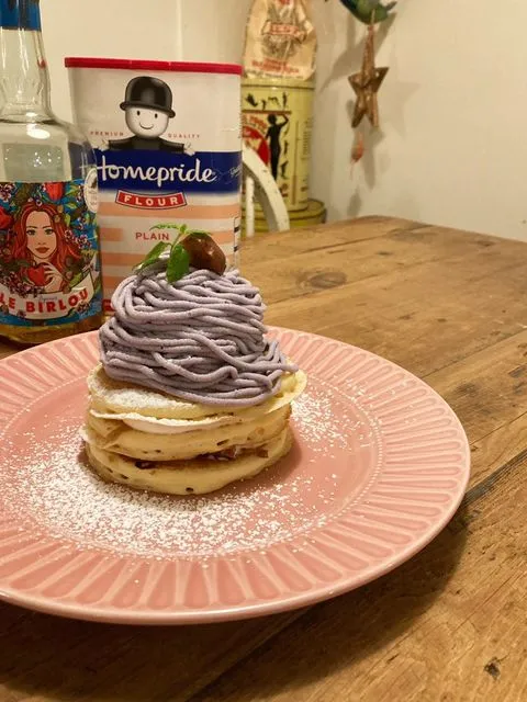 アンジーの紫芋のモンブランパンケーキ