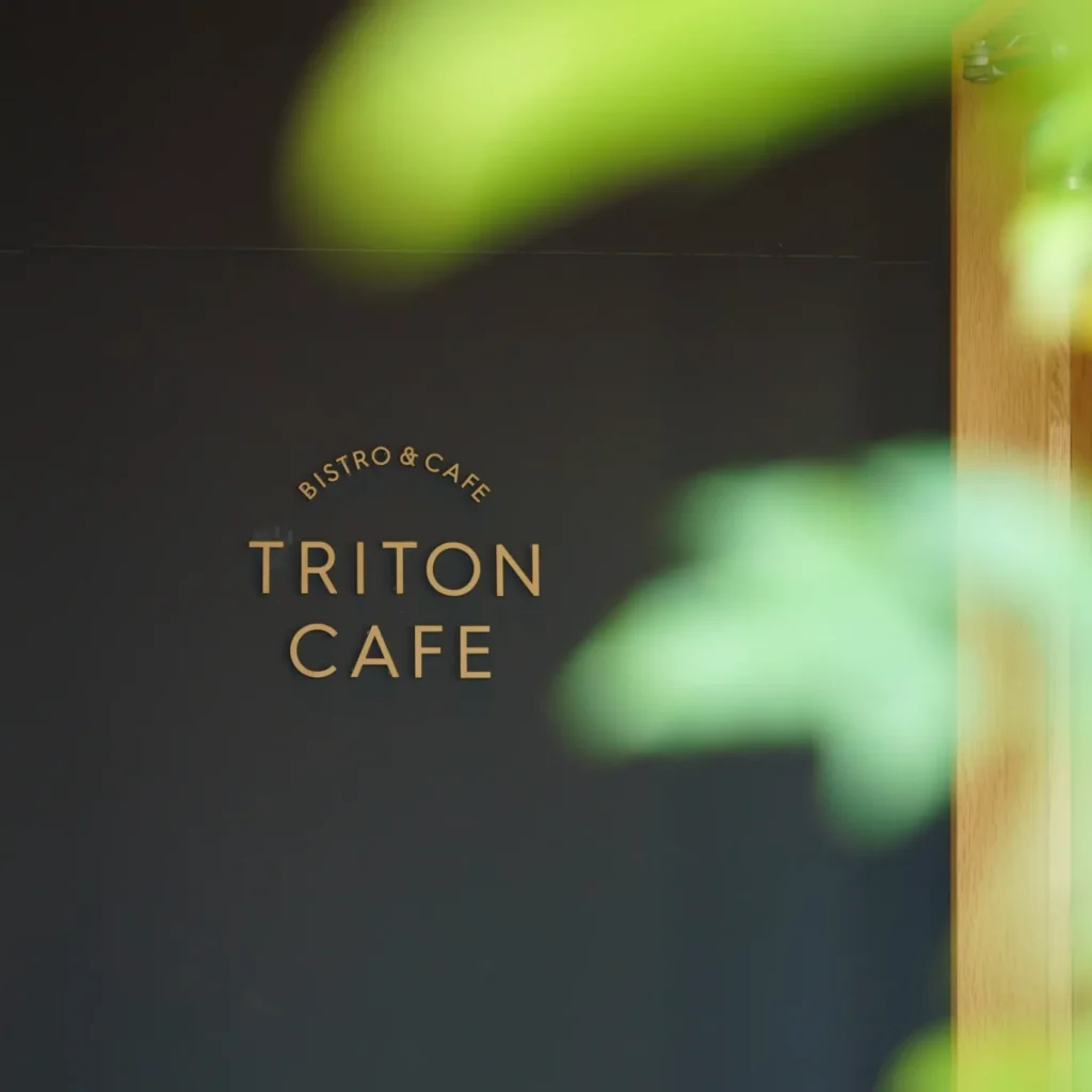 トリトンカフェサイン