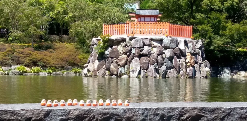 勝尾寺　境内入口池