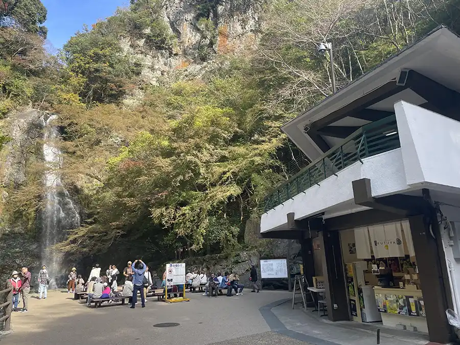 YUZUYA滝道店の外観