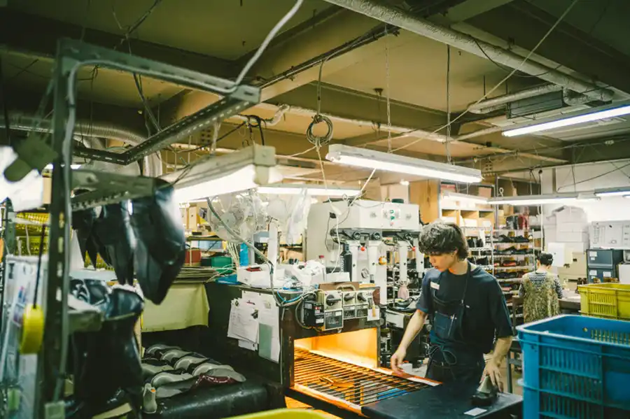神戸の靴製造の現場