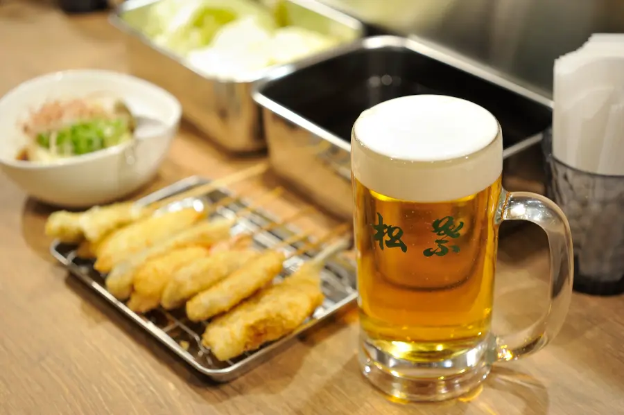 串かつ松葉ルクア大阪店でビールで乾杯