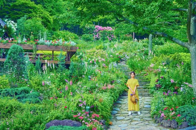 神戸布引ハーブ園のコンセプトガーデン　四季の庭-くつろぎの庭-