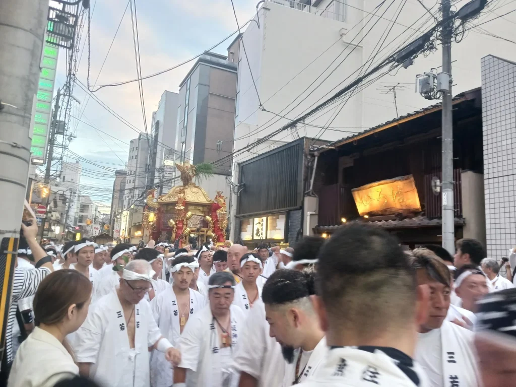 祇園祭　三若神輿会　神輿渡御