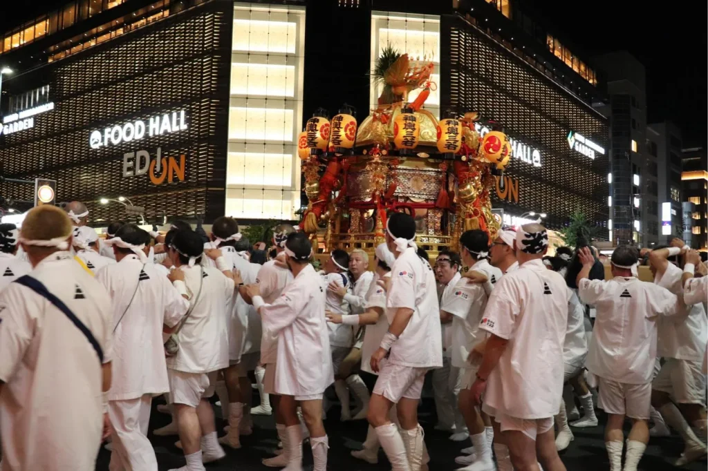 祇園祭　三若神輿会　神輿渡御