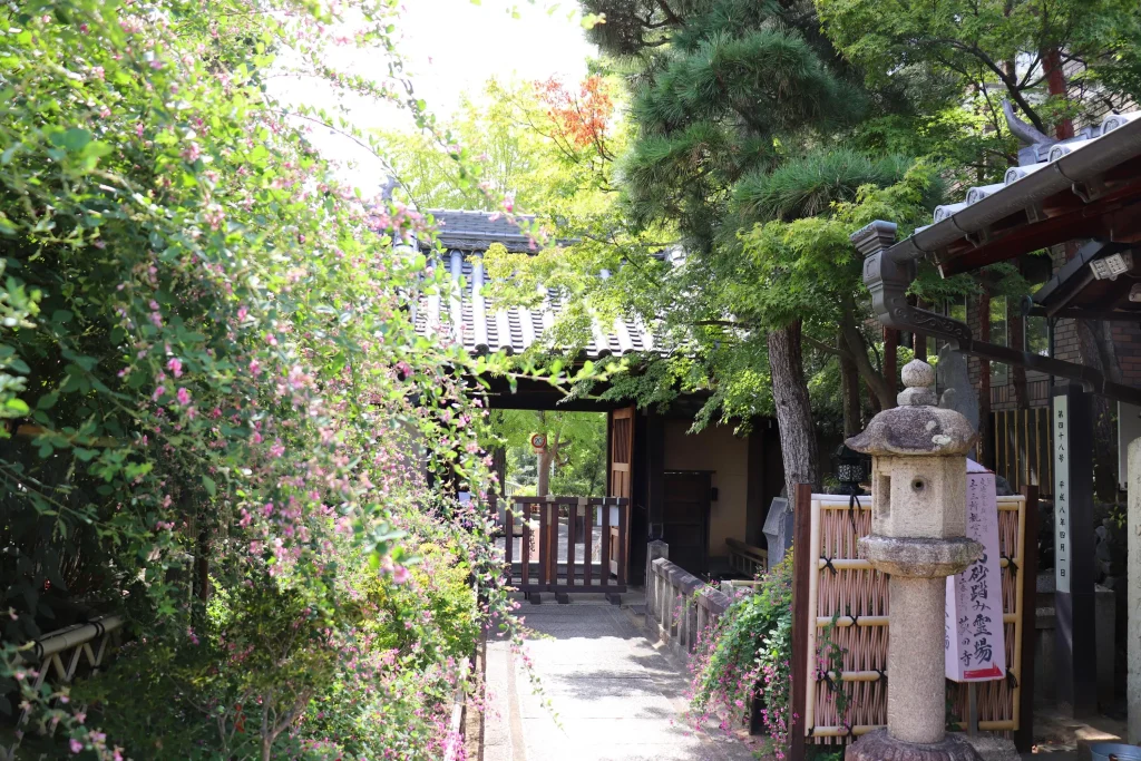 萩の寺東光院　山門