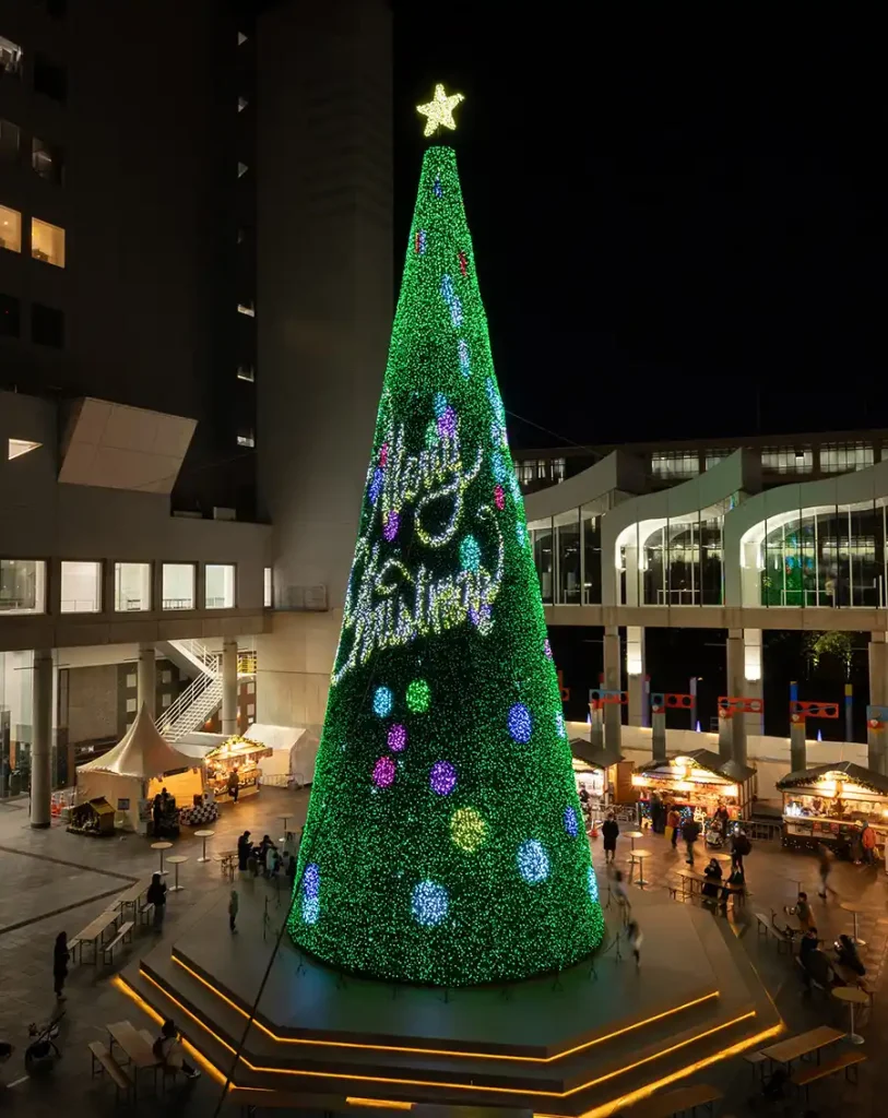 梅田スカイビルのクリスマスツリー