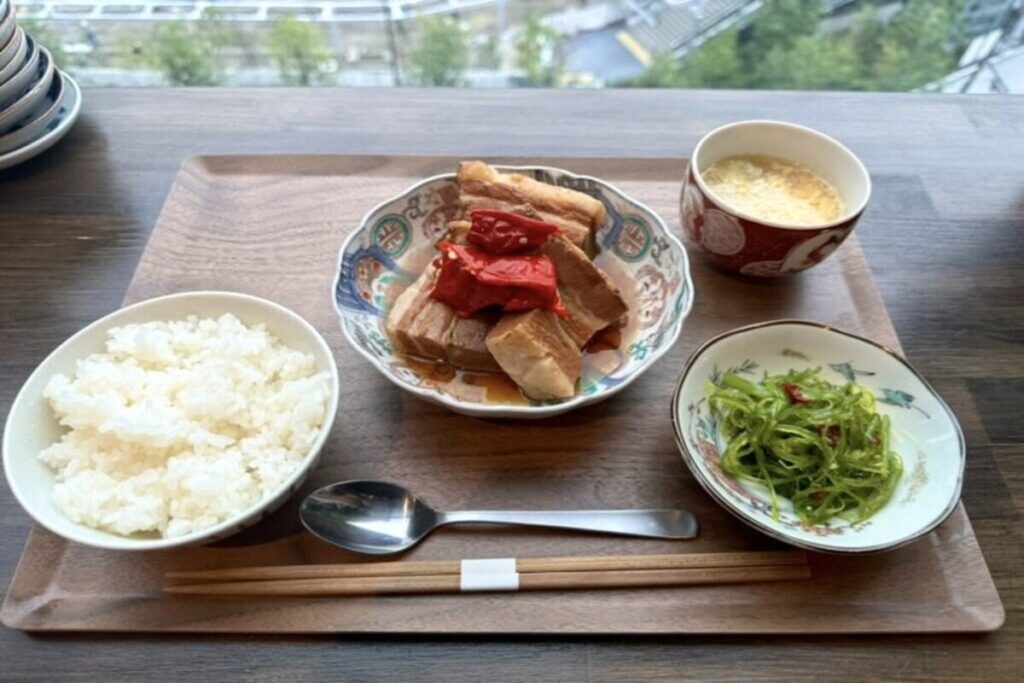 薬膳飯店　角煮