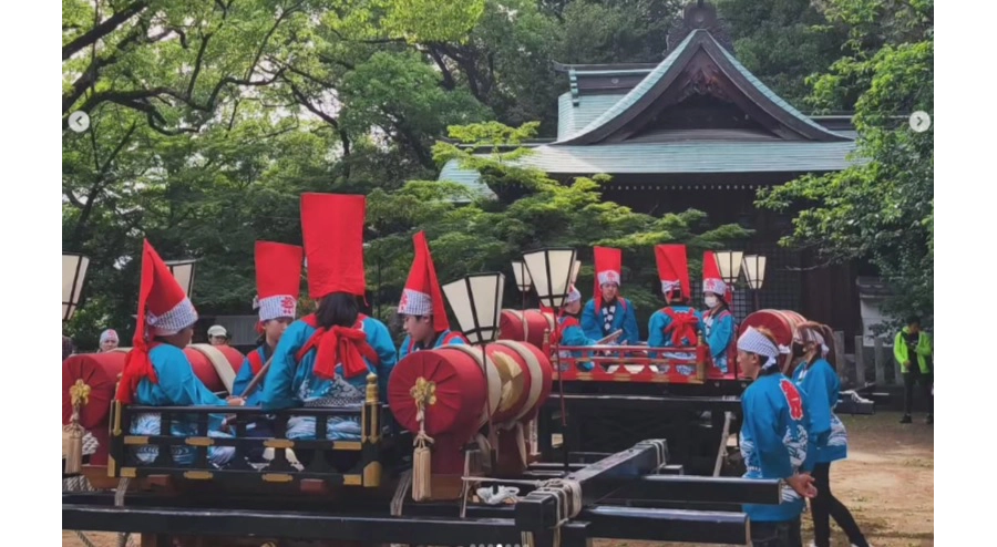 春の大祭の太鼓奉納の様子