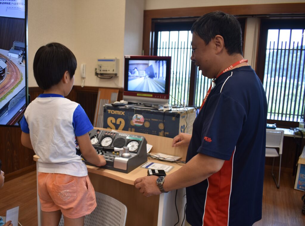 さくらであい館のNゲージ鉄道模型公開運転会