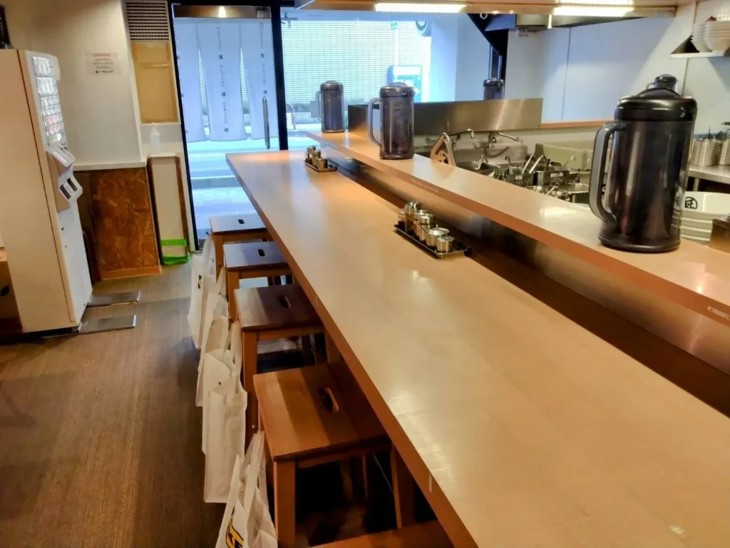 麺やマルショウ江坂店 内観2