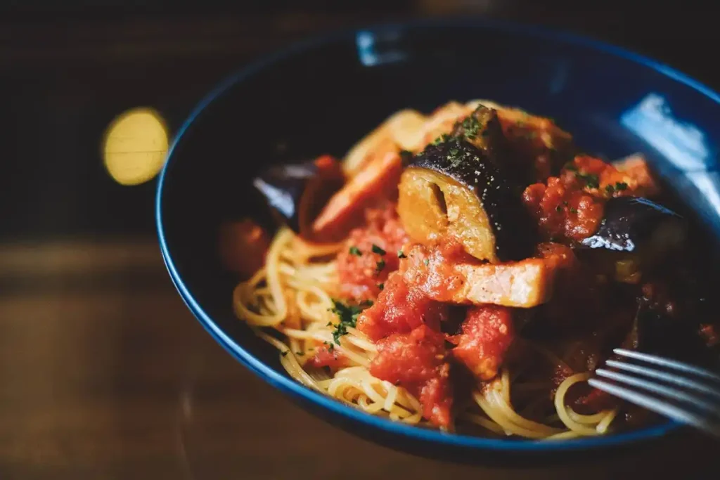 カフェエデン江坂店 トマトソースパスタ