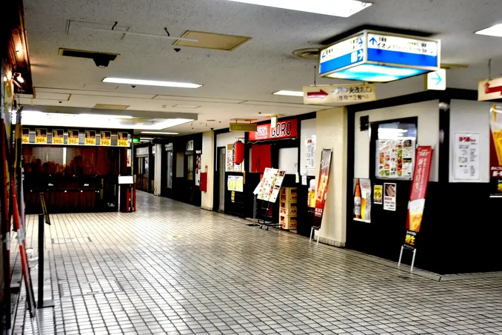 地下のれん街 内観