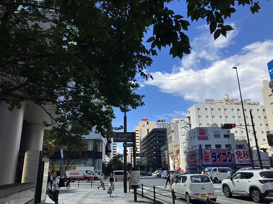 グランフロント大阪前の交差点