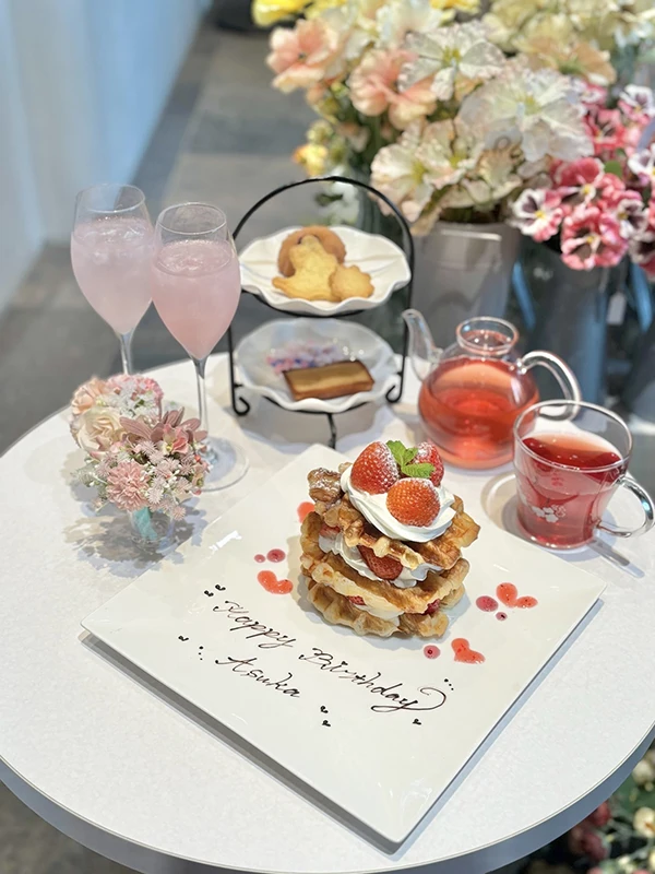 DRESSY CAFE OSAKA