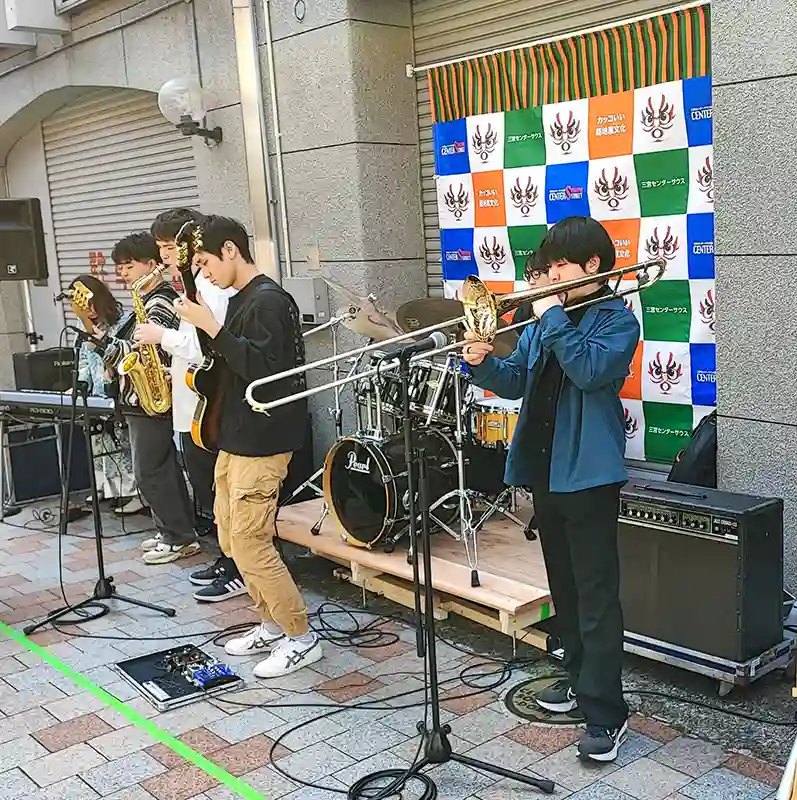 ミチニワ